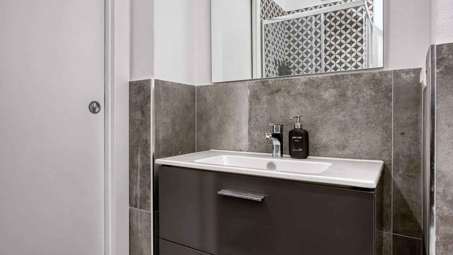 15Min To Duomo, Modern 1 Bedrm Flat Ac, 5G Wifi Lejlighed Milano