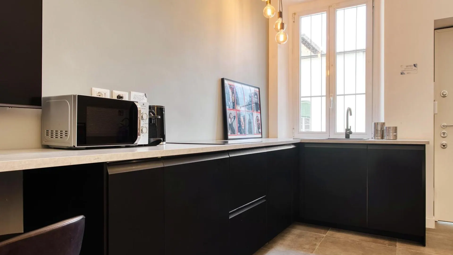 15Min To Duomo, Modern 1 Bedrm Flat Ac, 5G Wifi Daire Milano 0*,  İtalya